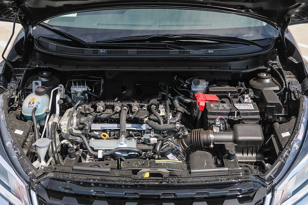 Thumbnail: 2025 Nissan Kicks - 7