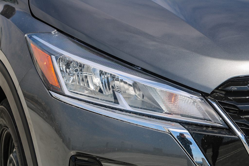 Thumbnail: 2025 Nissan Kicks - 18