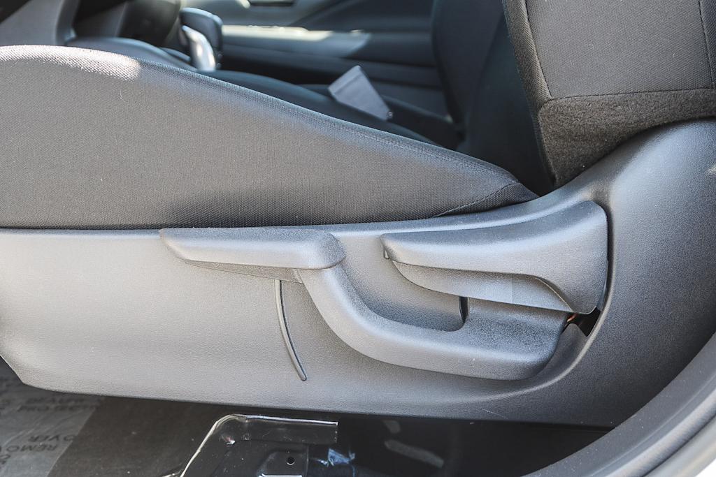 Thumbnail: 2025 Nissan Kicks - 23