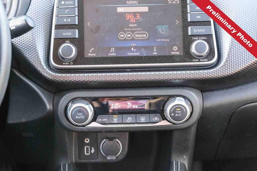 Thumbnail: 2019 Nissan Kicks - 16
