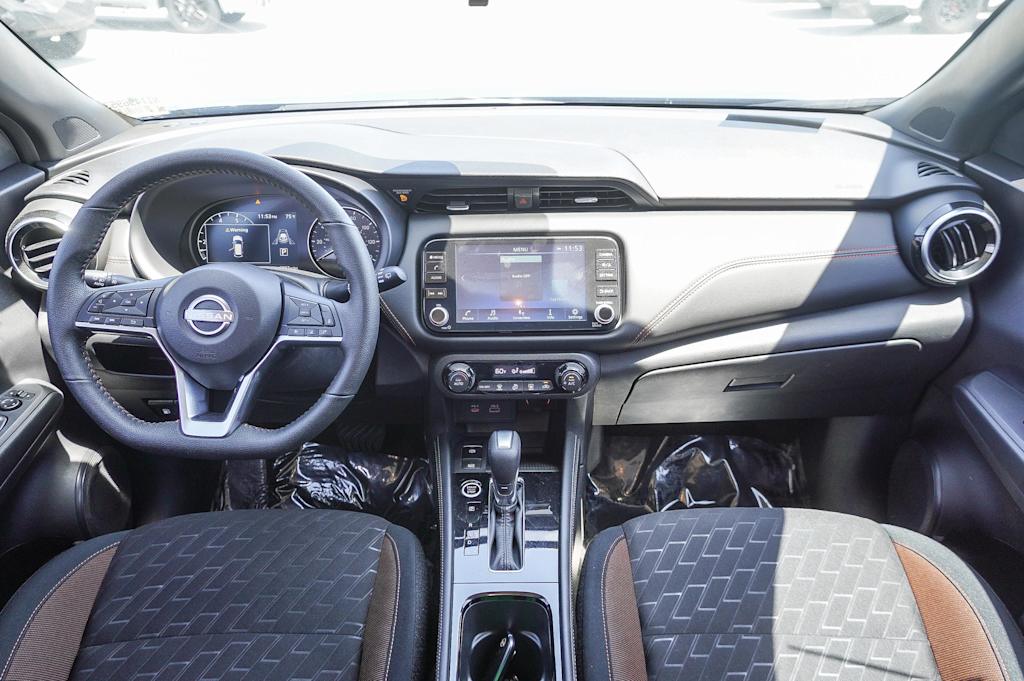 Image 3 of 2024 Nissan Kicks