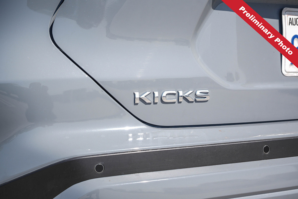 Thumbnail: 2023 Nissan Kicks - 17