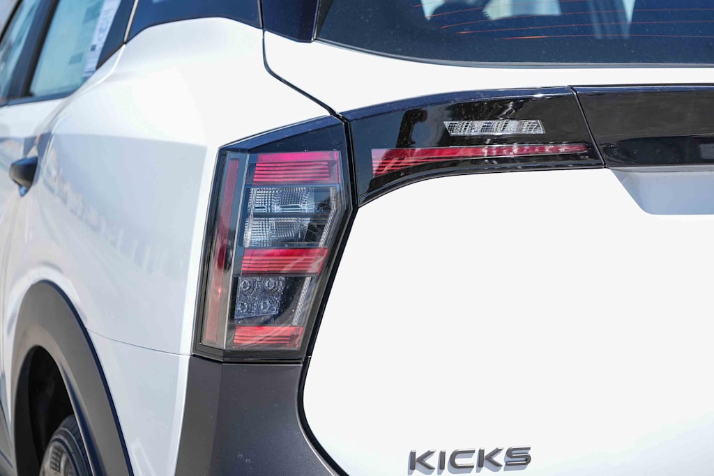Thumbnail: 2027 Nissan Kicks - 21