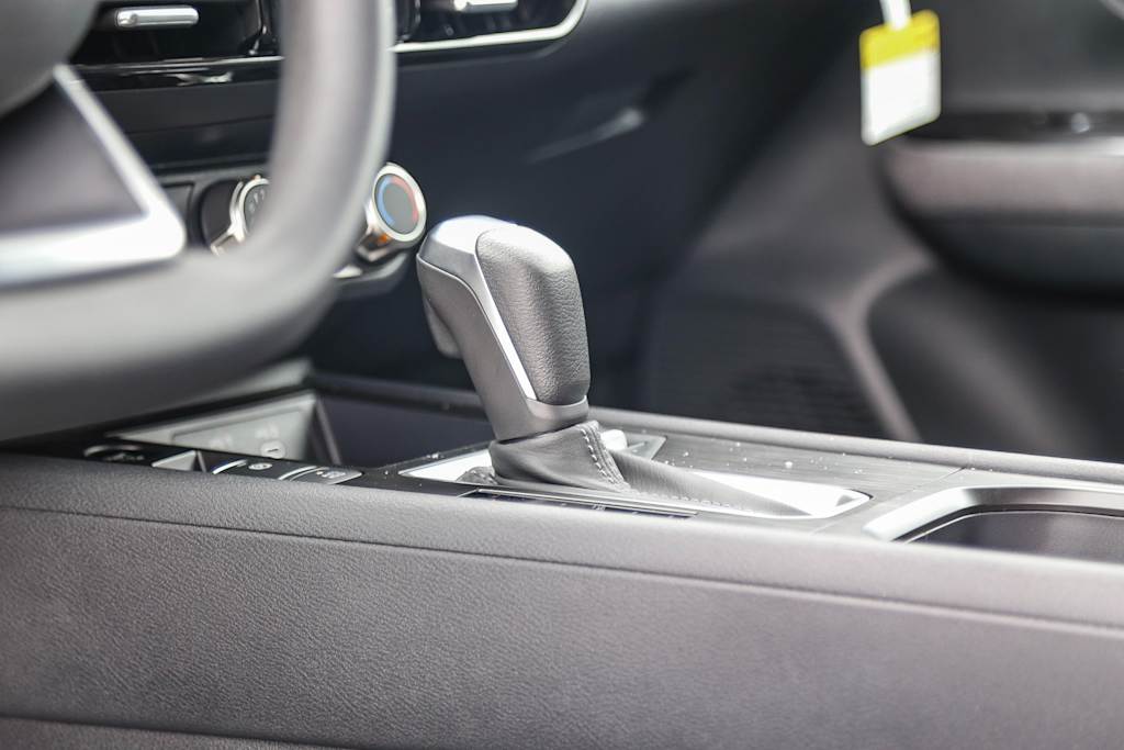 2025 Nissan Kicks SV 25