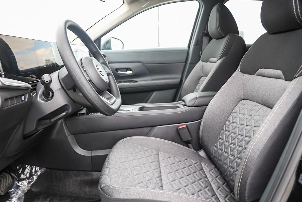 2025 Nissan Kicks SV 11