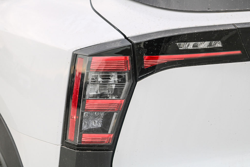2025 Nissan Kicks SV 20
