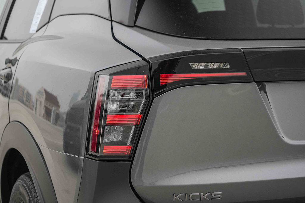 Thumbnail: 2027 Nissan Kicks - 19