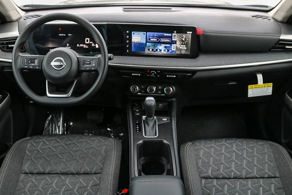 Thumbnail: 2025 Nissan Kicks - 2
