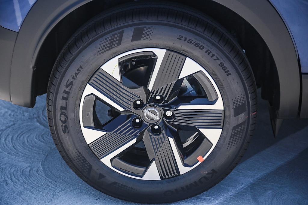 Thumbnail: 2025 Nissan Kicks - 7