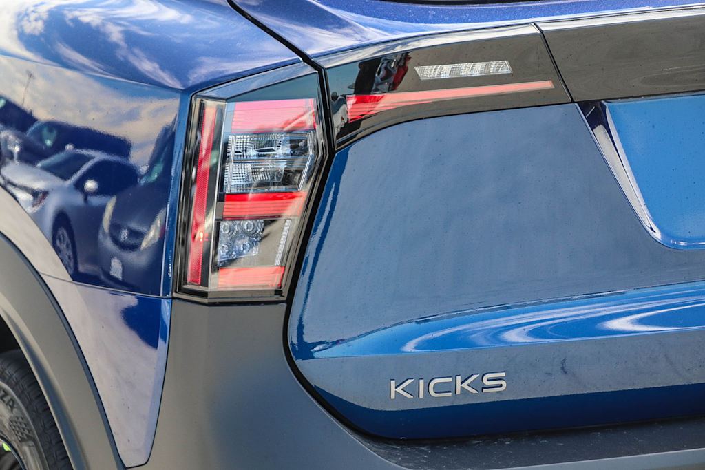 Thumbnail: 2027 Nissan Kicks - 21