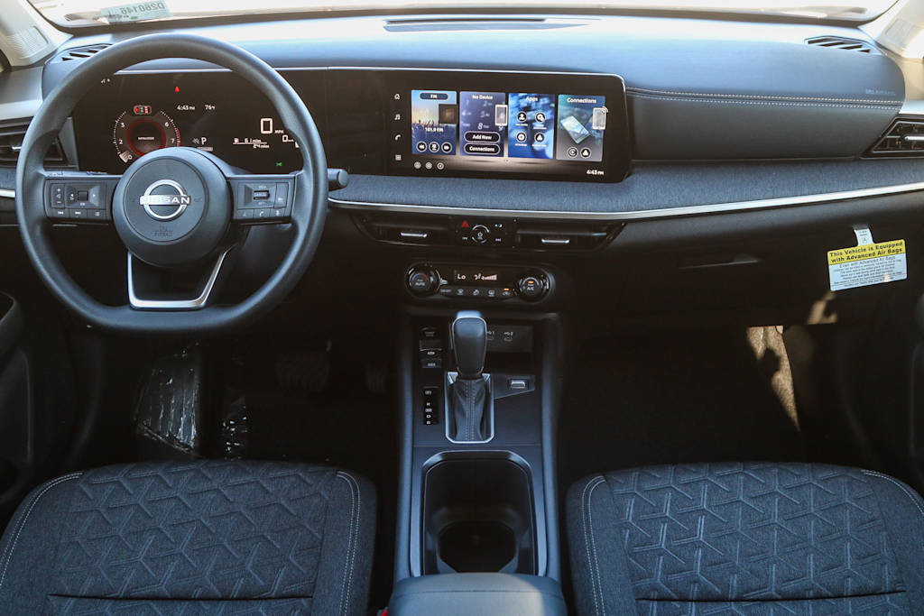 Thumbnail: 2026 Nissan Kicks - 2