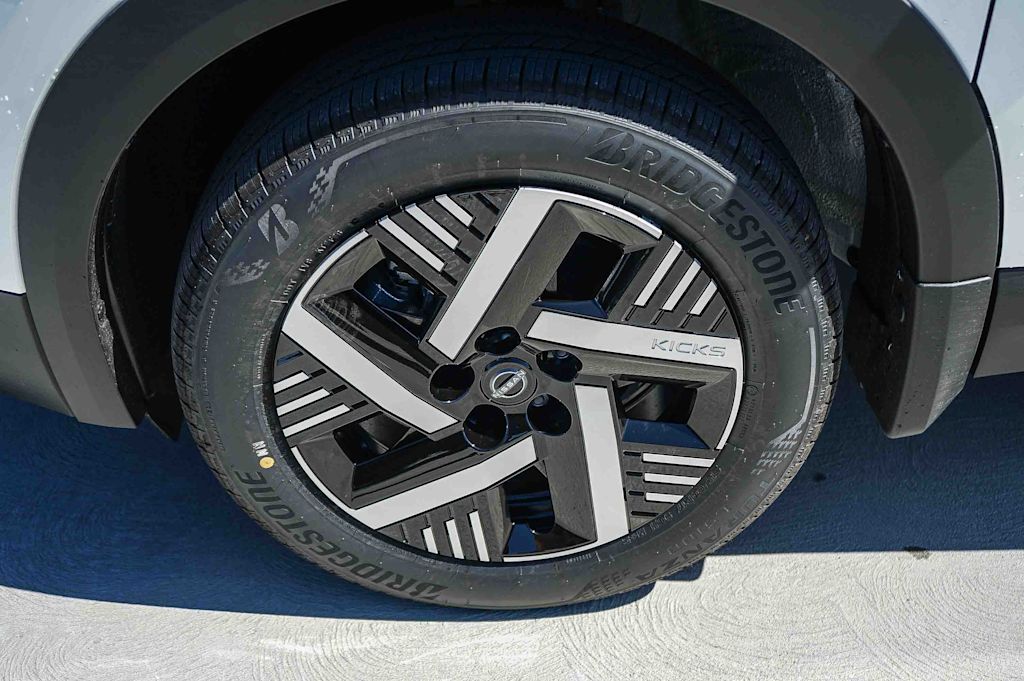 Thumbnail: 2027 Nissan Kicks - 19