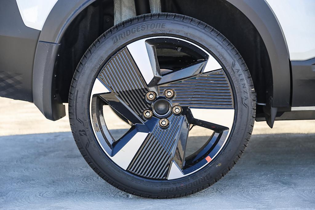 Thumbnail: 2025 Nissan Kicks - 21