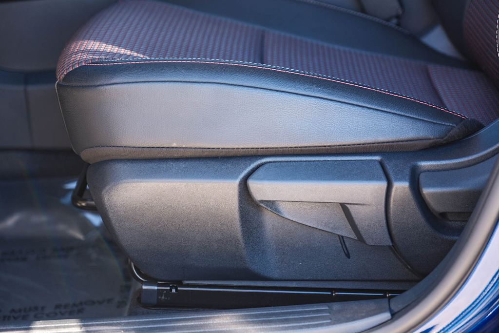 Thumbnail: 2025 Nissan Kicks - 26