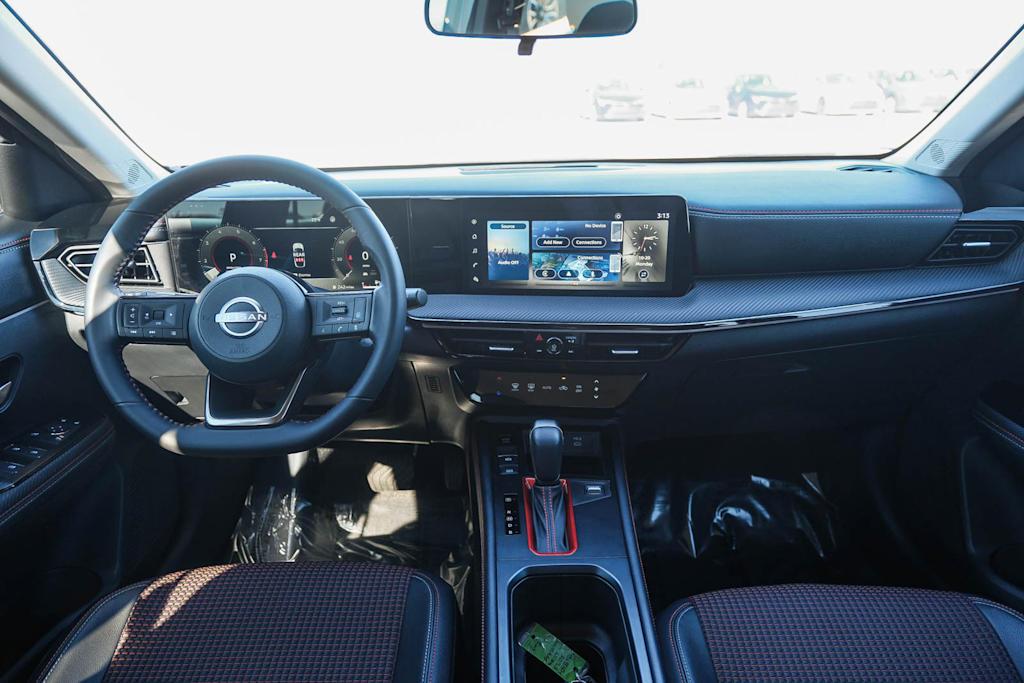 Thumbnail: 2025 Nissan Kicks - 2