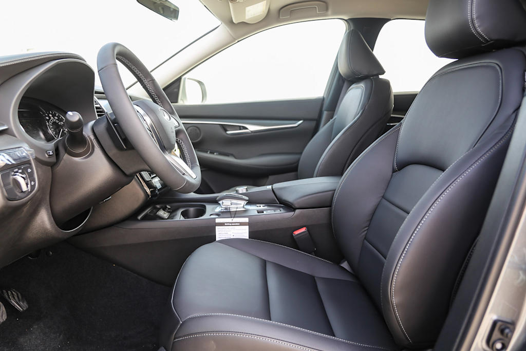 Thumbnail: 2025 INFINITI QX50 - 10