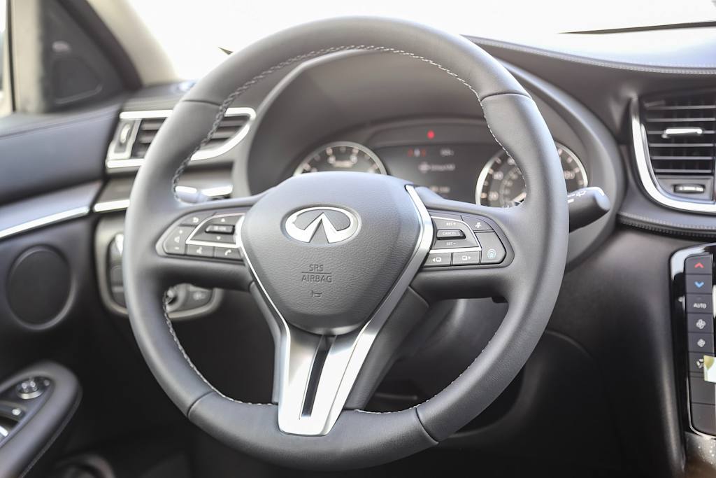 Thumbnail: 2025 INFINITI QX50 - 8