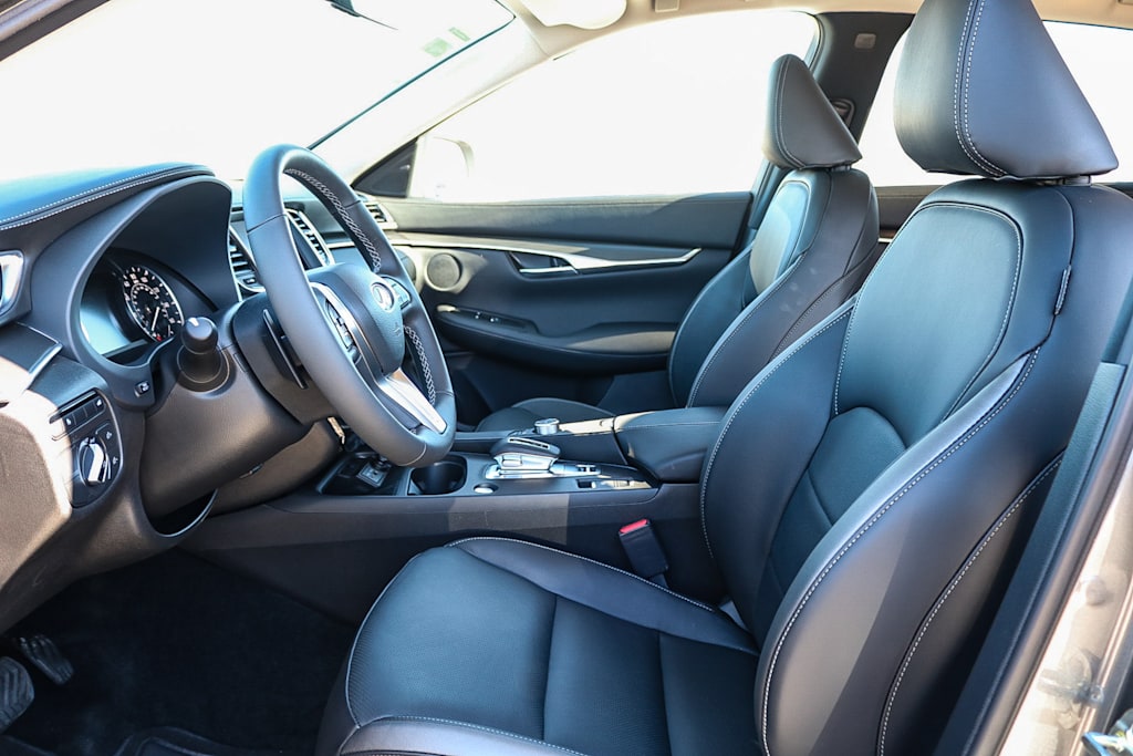 Thumbnail: 2025 INFINITI QX50 - 10