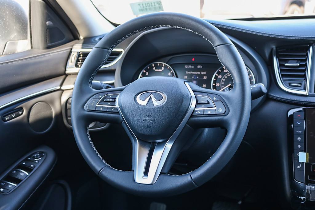 Thumbnail: 2025 INFINITI QX50 - 12