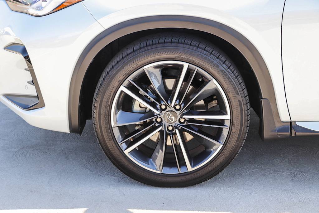 Thumbnail: 2025 INFINITI QX50 - 6