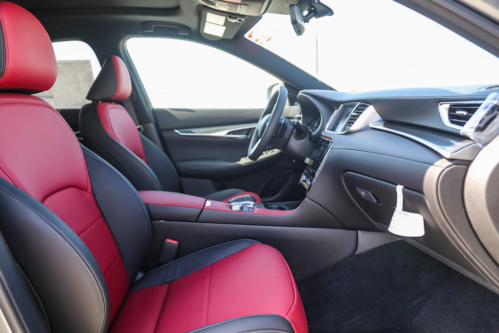 2025 INFINITI QX50 Sport - Photo 9