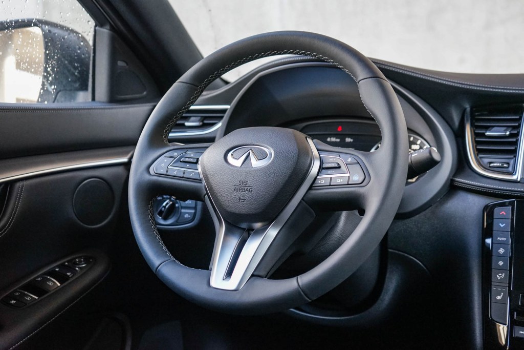 2023 INFINITI QX55 Luxe 13