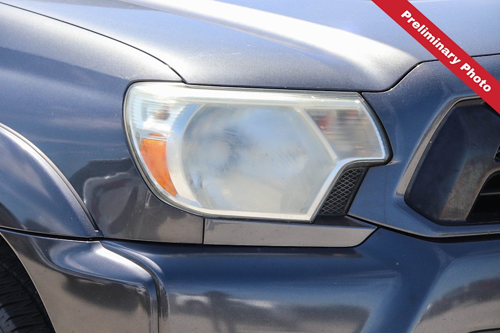 Thumbnail: 2015 Toyota Tacoma - 15