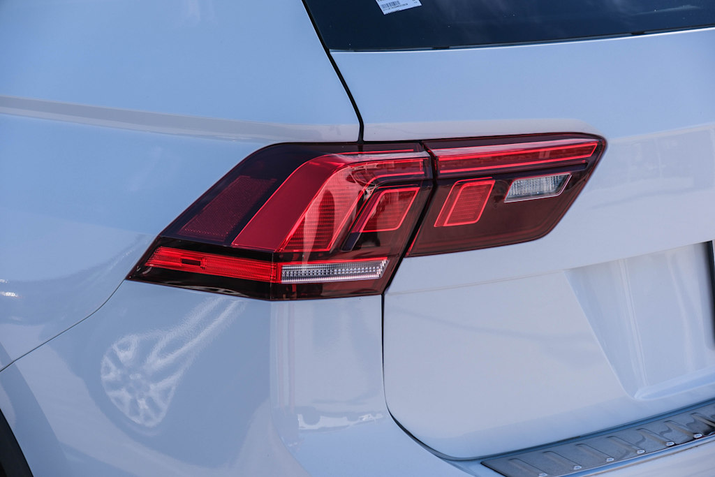 Thumbnail: 2022 Volkswagen Tiguan - 7