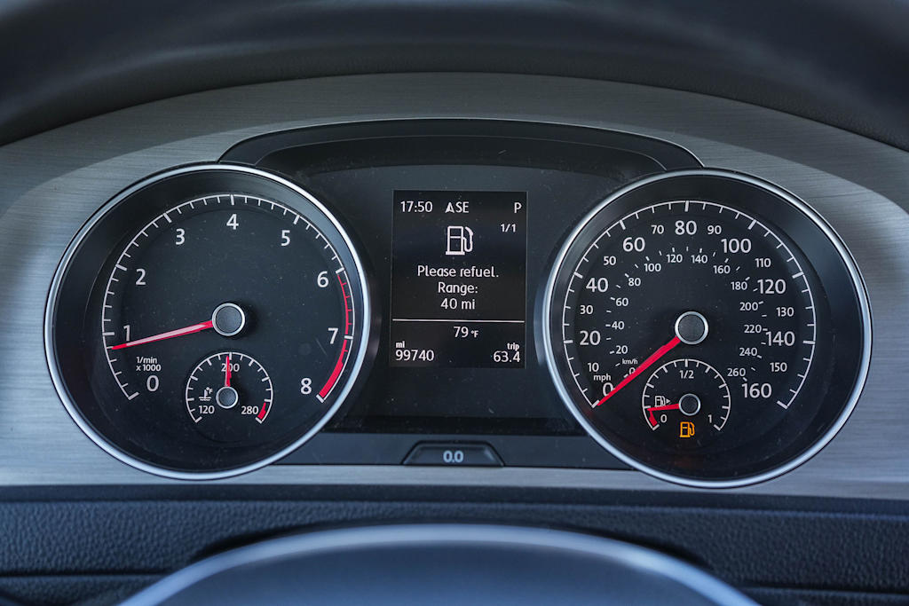 Thumbnail: 2016 Volkswagen Golf - 11