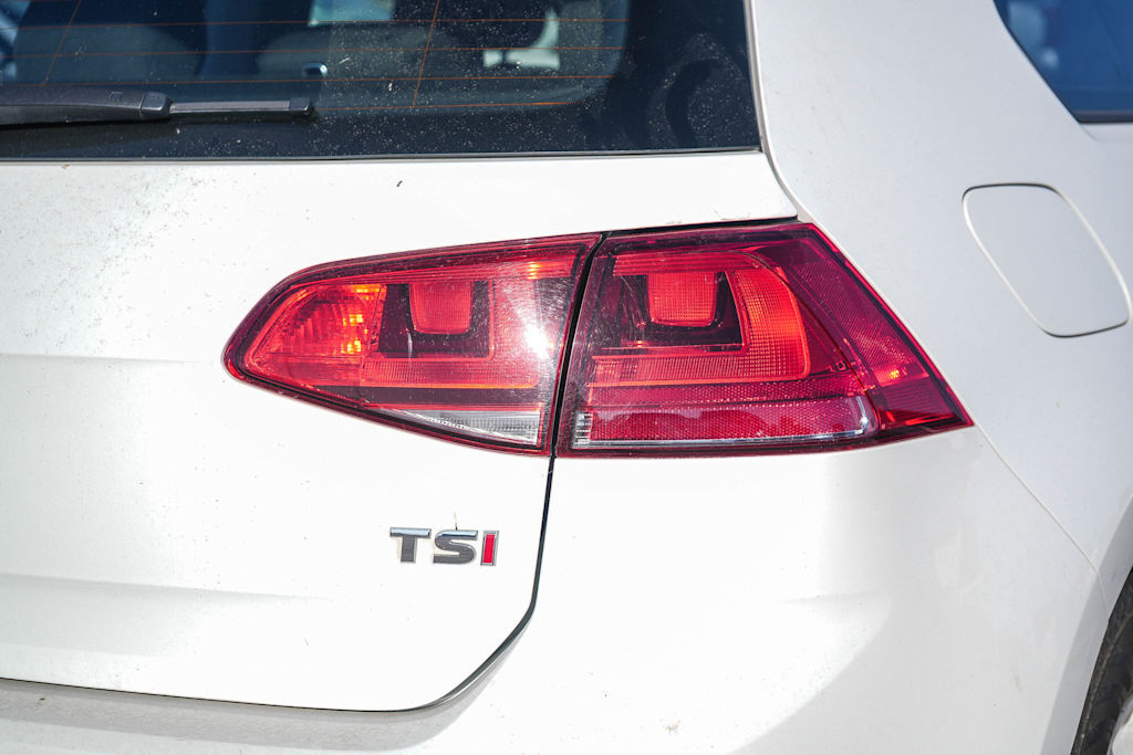 Thumbnail: 2016 Volkswagen Golf - 18