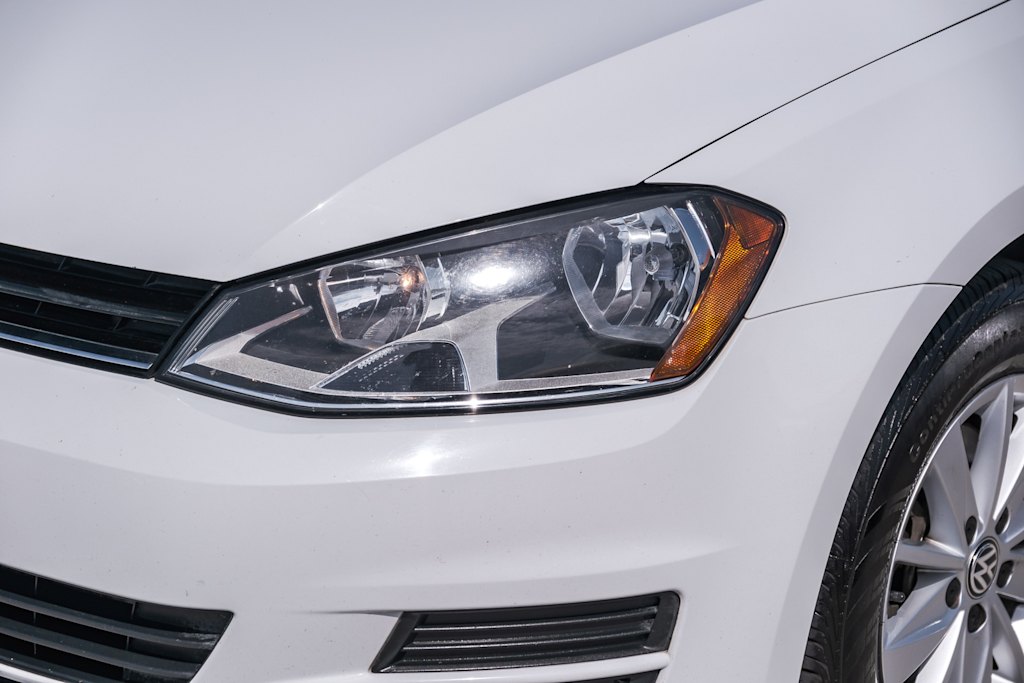 Thumbnail: 2016 Volkswagen Golf - 21