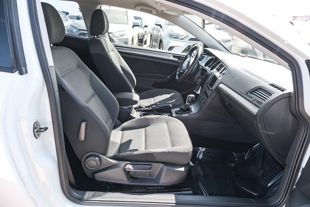Thumbnail: 2016 Volkswagen Golf - 9