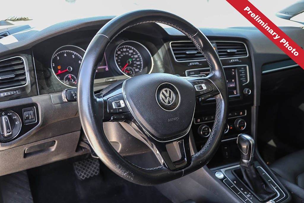 Thumbnail: 2017 Volkswagen Golf - 2