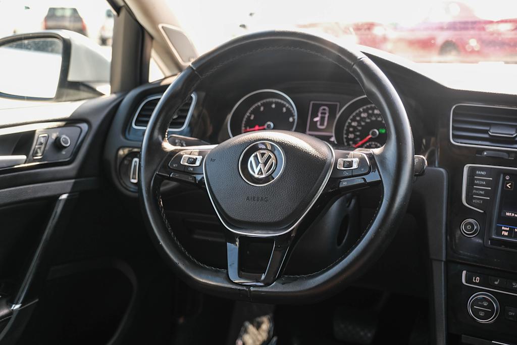Thumbnail: 2017 Volkswagen Golf - 7