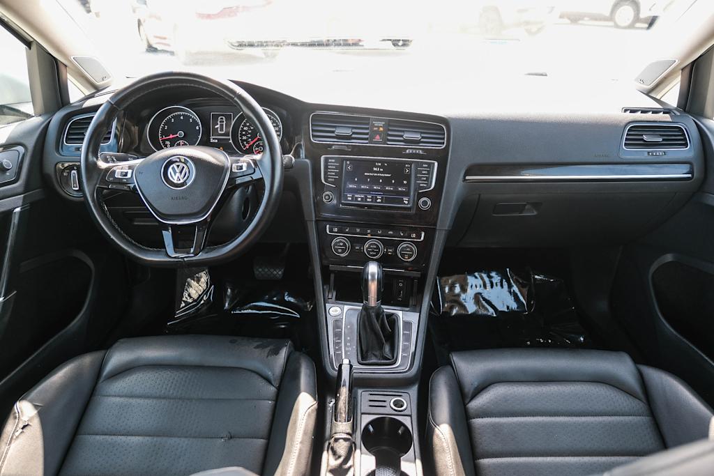 Thumbnail: 2017 Volkswagen Golf - 2