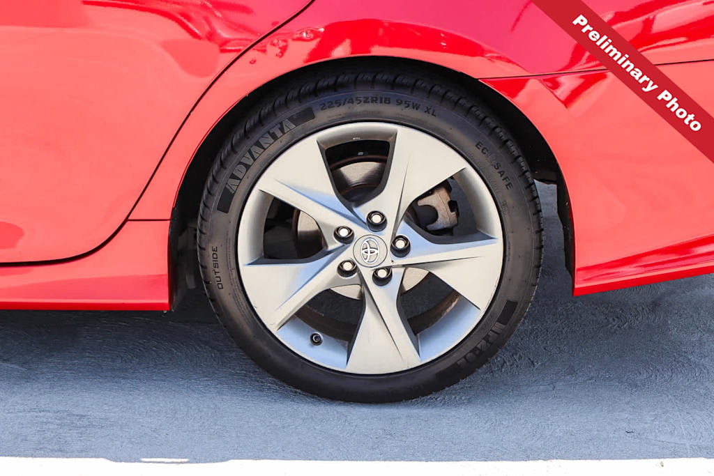 Thumbnail: 2012 Toyota Camry - 18