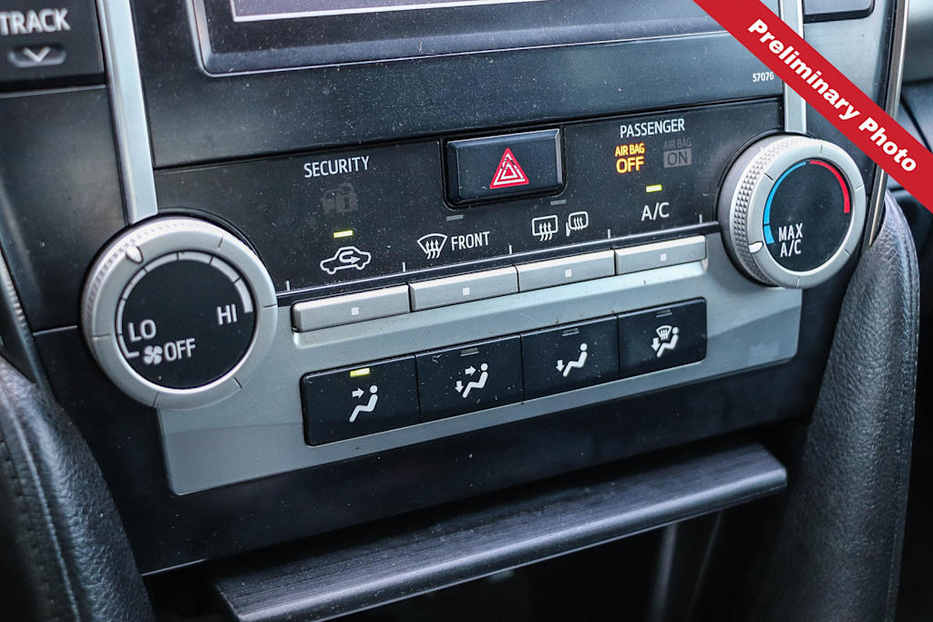 Thumbnail: 2013 Toyota Camry - 21
