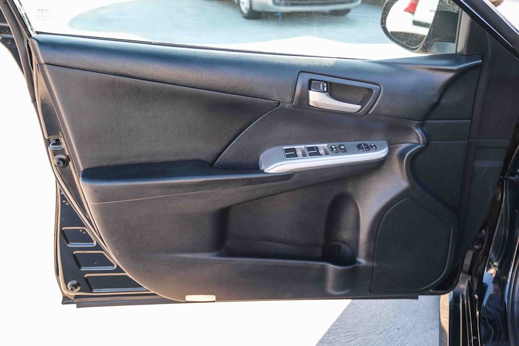Thumbnail: 2013 Toyota Camry - 26