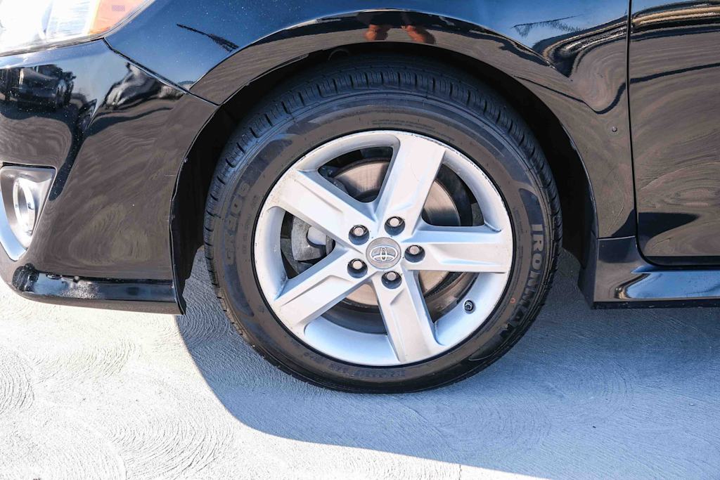 Thumbnail: 2013 Toyota Camry - 20