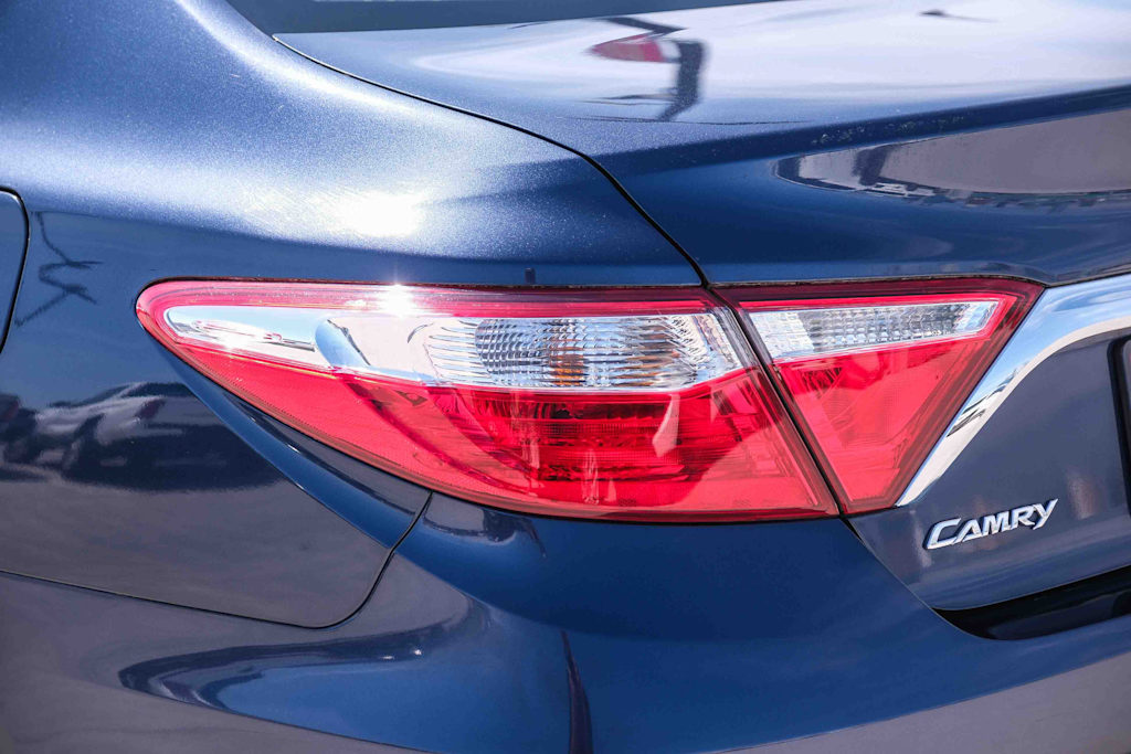 Thumbnail: 2017 Toyota Camry - 18