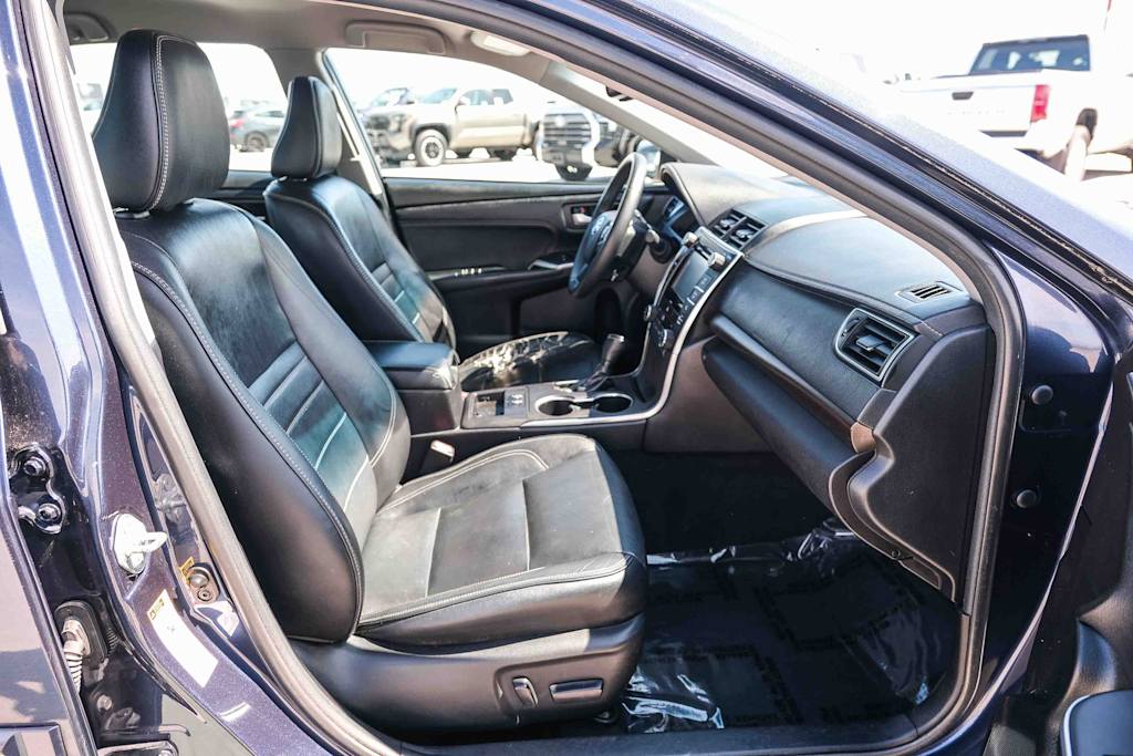Thumbnail: 2017 Toyota Camry - 9