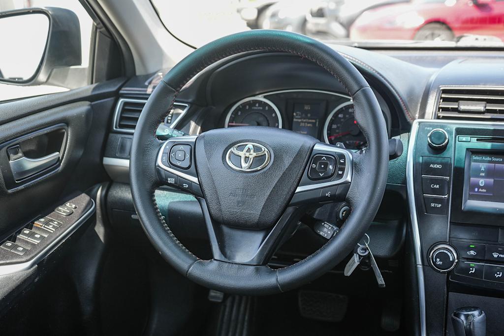 Thumbnail: 2015 Toyota Camry - 12