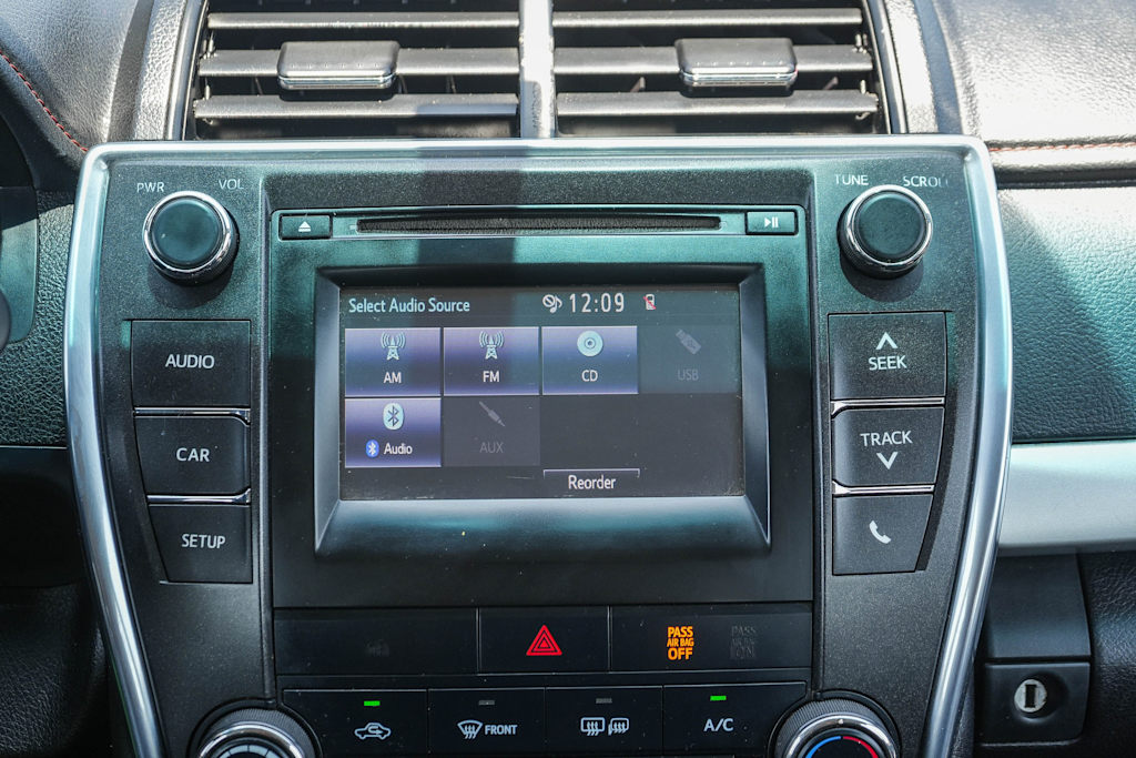 Thumbnail: 2015 Toyota Camry - 13