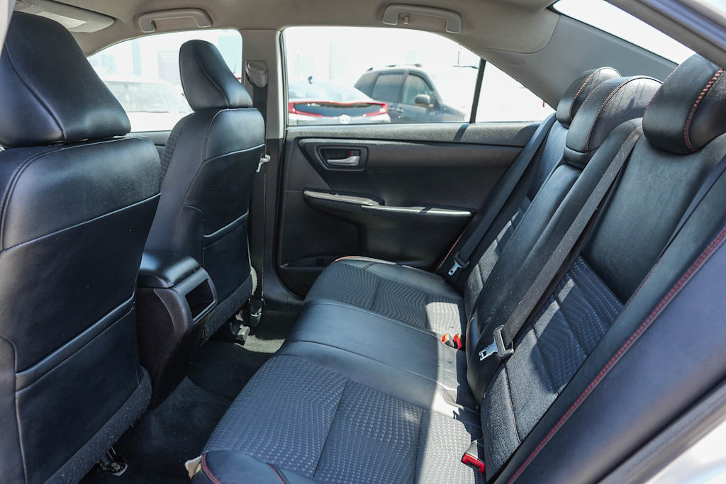 Thumbnail: 2015 Toyota Camry - 11