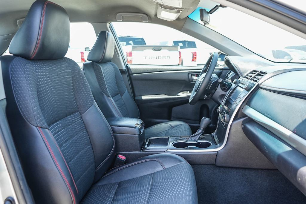 Thumbnail: 2015 Toyota Camry - 9
