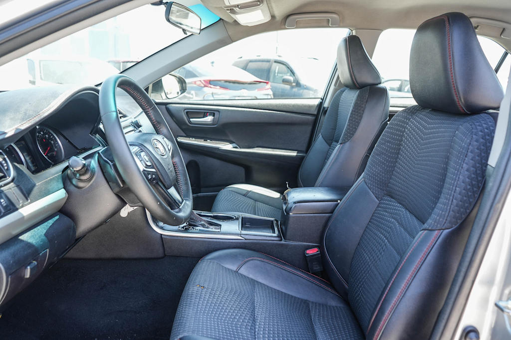 Thumbnail: 2015 Toyota Camry - 10