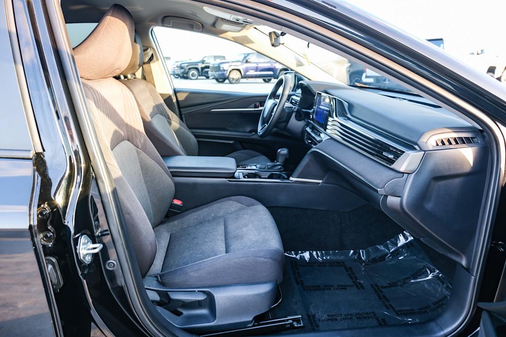 Thumbnail: 2025 Toyota Camry - 9