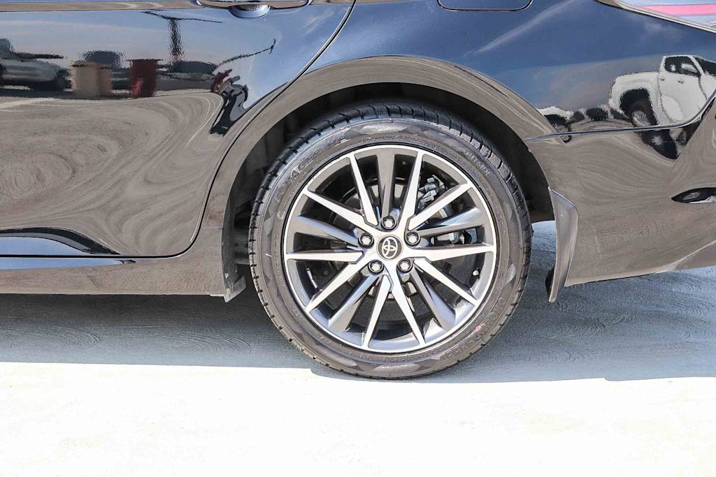 Thumbnail: 2021 Toyota Camry - 22