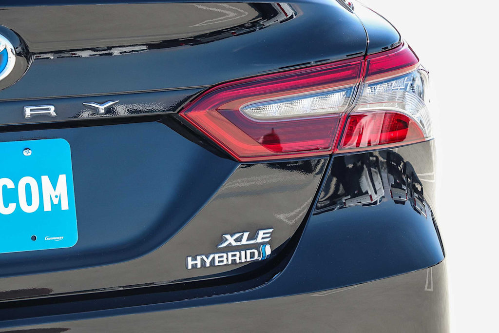 Thumbnail: 2021 Toyota Camry - 20