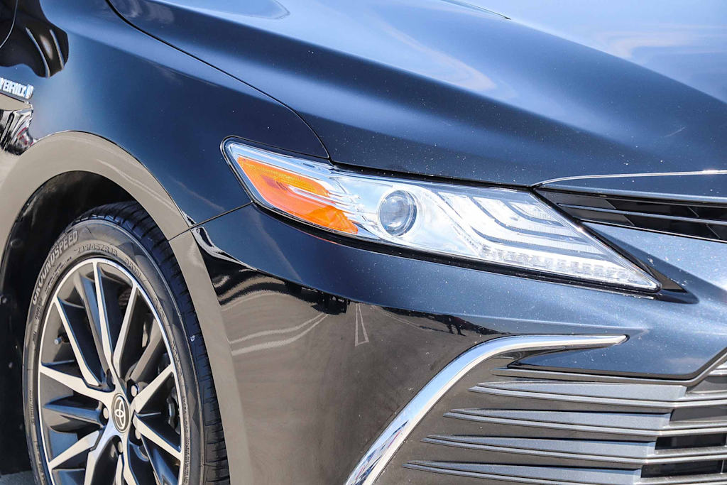 Thumbnail: 2021 Toyota Camry - 17